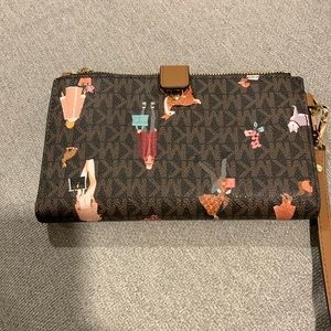Michael Kors jet set wristlet NWOT